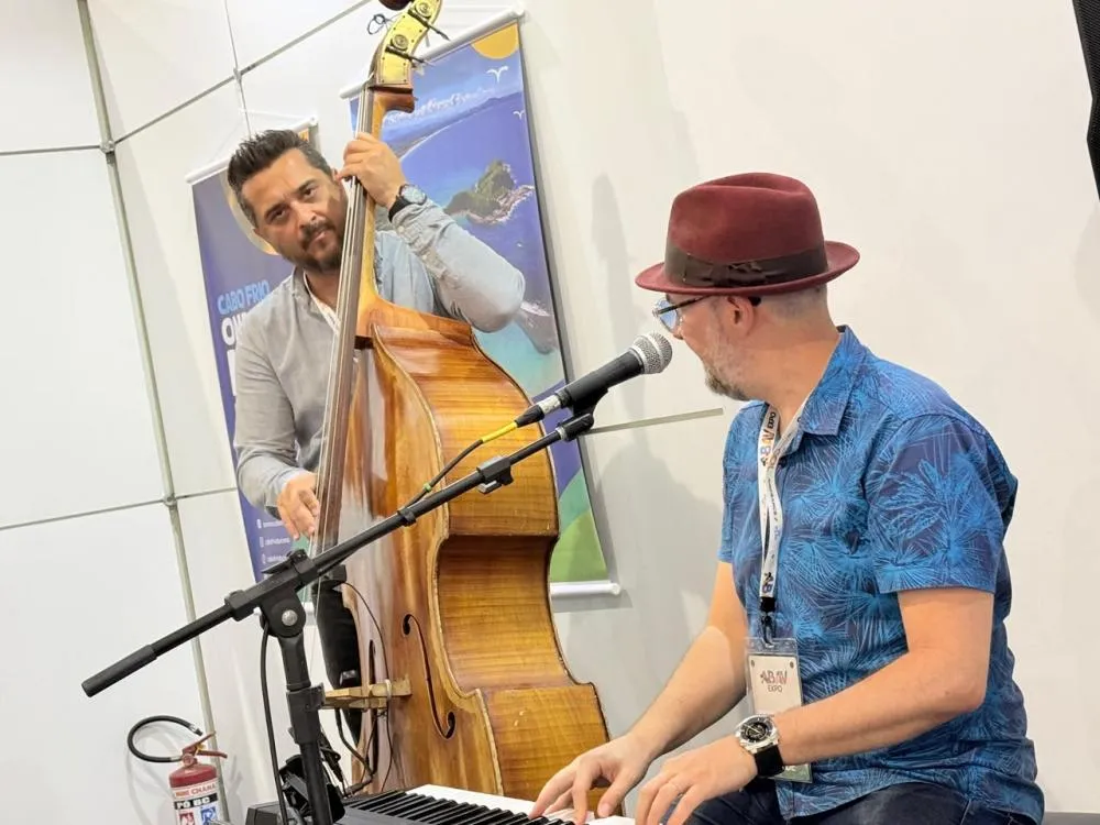 Rio das Ostras lança Walking Tour e divulga eventos de jazz e blues na Abav 2026